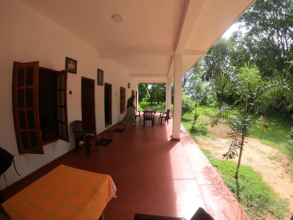 Punkalasa Tourist Lodge أنرادابورام المظهر الخارجي الصورة